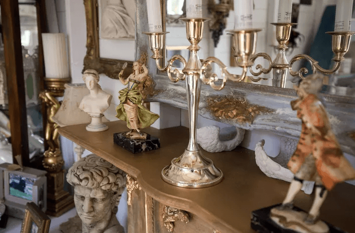 Она сделала из старого сарая микро-особняк, чтобы укрыться в нем от мужа и детей Она сделала из старого сарая микро-особняк, чтобы укрыться в нем от мужа и детей