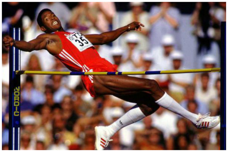 Хавьер Сотомайор Санабрия кубинский спортсмен стал рекордсменом по прыжкам в высоту. Интересно, что с 1988 по 1993 года он трижды превосходил самого себя. Последняя взятая им высота - 245 см непревзойденный рекорд до сих пор Петля Корбут, видео, гимнастика, достижения, рекорды, советские спортсмены, спорт, успех