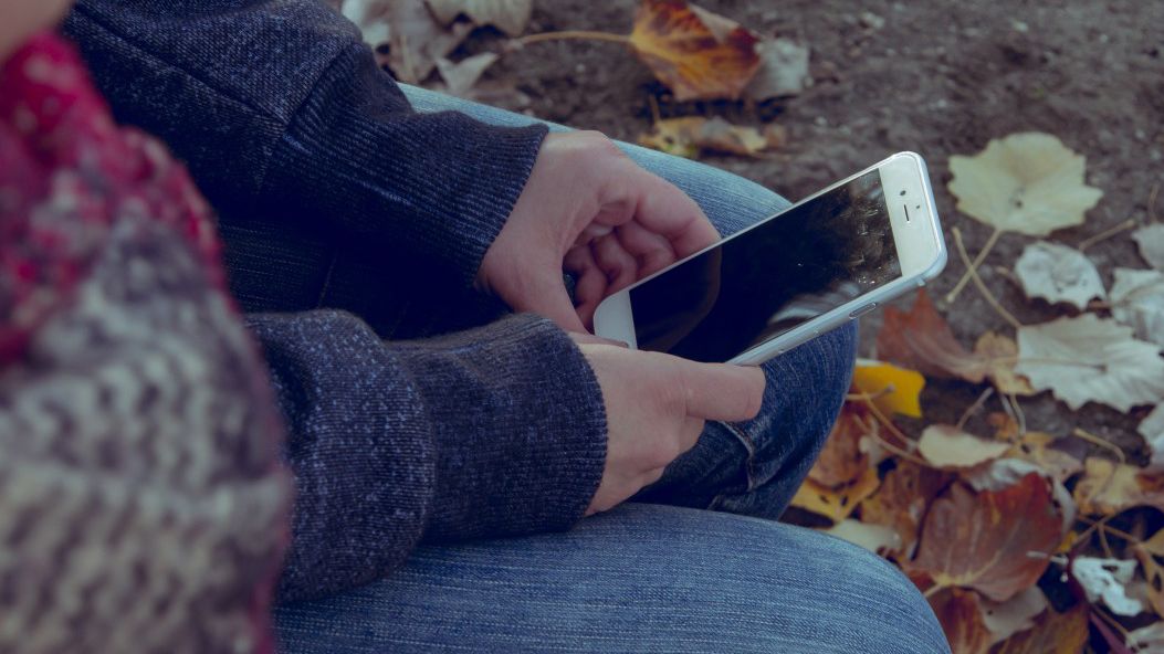 Случайные касания экрана смартфона могу привести к утечке данных