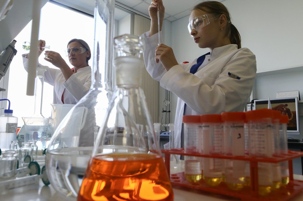 Корпорация Roche богатеет на Корпорация Roche богатеет на