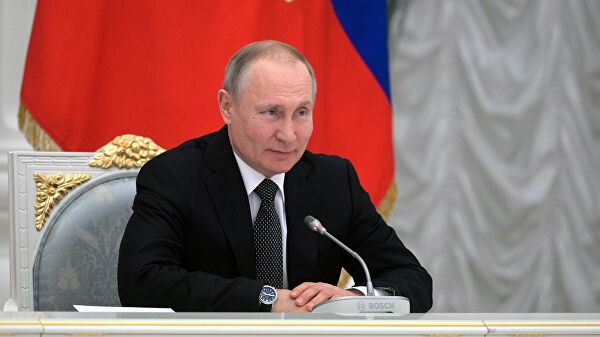 Патриотам эпидемия не страшна!  Путин назначил 22 апреля датой голосования по Конституции