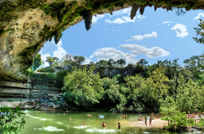 Озеро Гамильтон Пул (Техас, США). Фото / Hamilton Pool photo