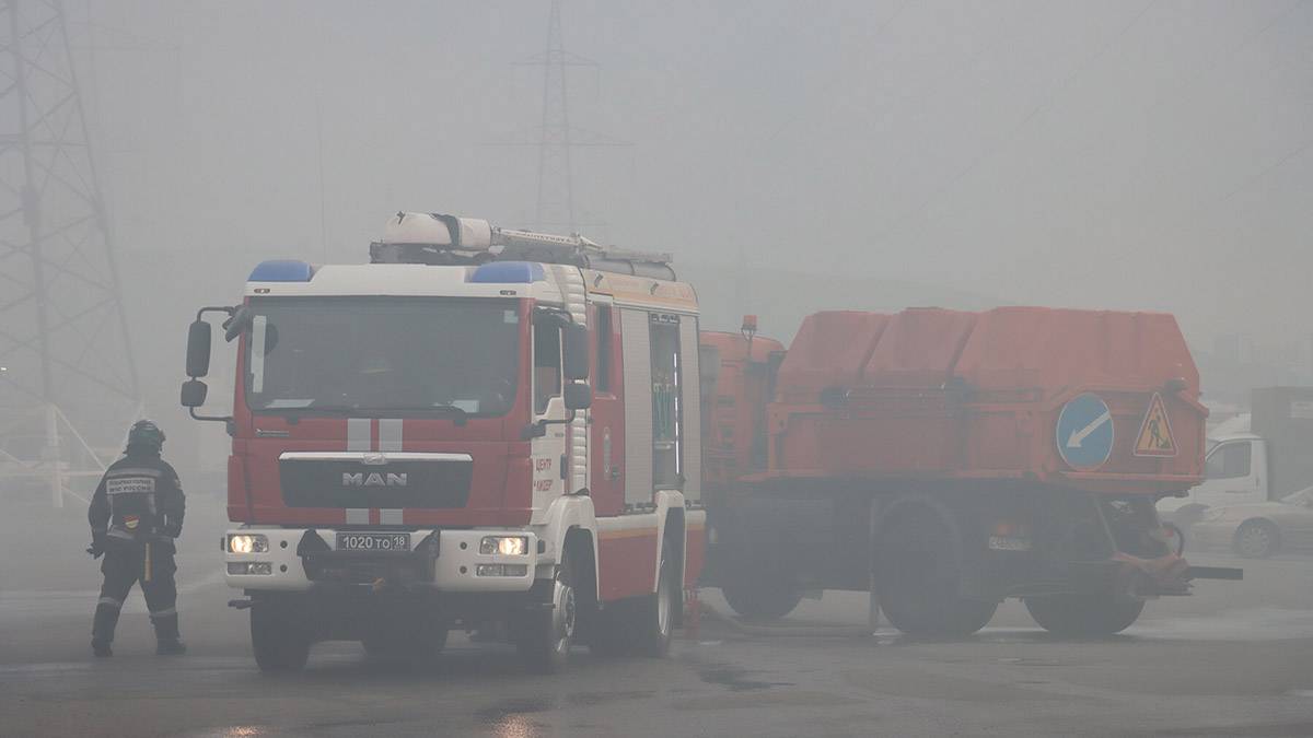 Пожар произошел в воинской части в Подмосковье на площади 1200 »квадратов»