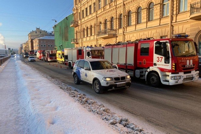 В центре Санкт-Петербурга загорелся жилой дом конца XIX века