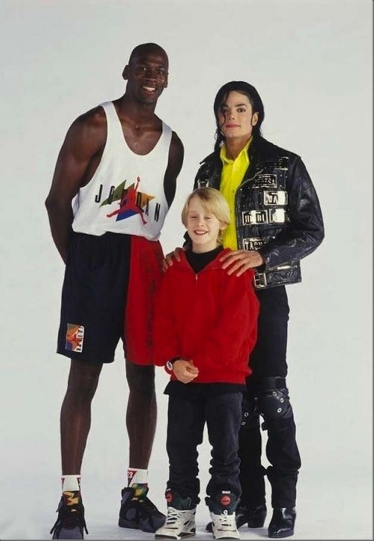  Майкл Джордан, Майкл Джексон и Маколей Калкин, США, 1991 год известные, люди, фото