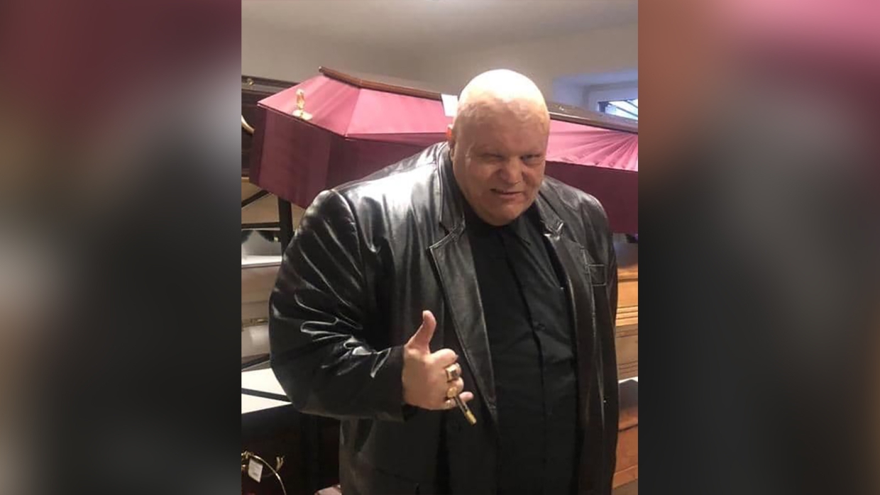 Барецкий анонсировал выпуск цинковых домов-гробов, неуязвимых при потопе Барецкий анонсировал выпуск цинковых домов-гробов, неуязвимых при потопе Общество