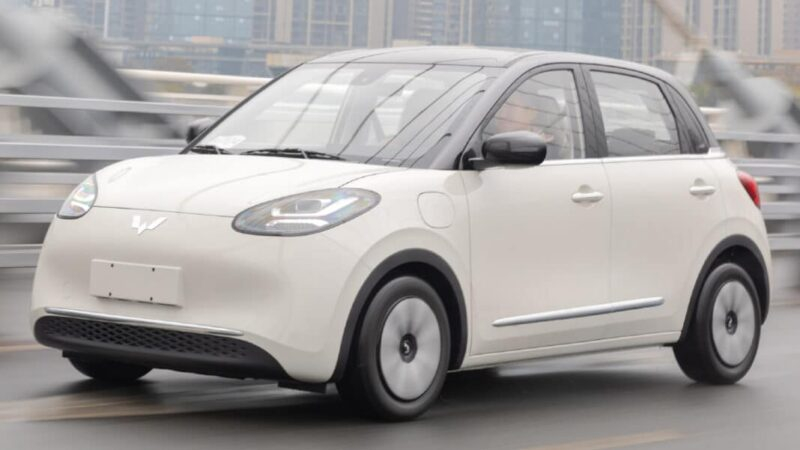 BYD представила официальные изображения электромобиля Seagull стоимостью 11 600 долларов США. Запуск состоится 18 апреля, возможно, с натрий-ионным двигателем. аккумулятор