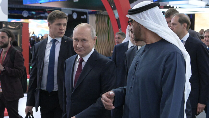 Путин ознакомился с работой арабских компаний в ходе встречи с главой ОАЭ на ПМЭФ