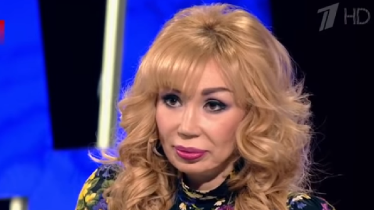 Певица Маша Распутина делает маникюр за 20 тысяч рублей