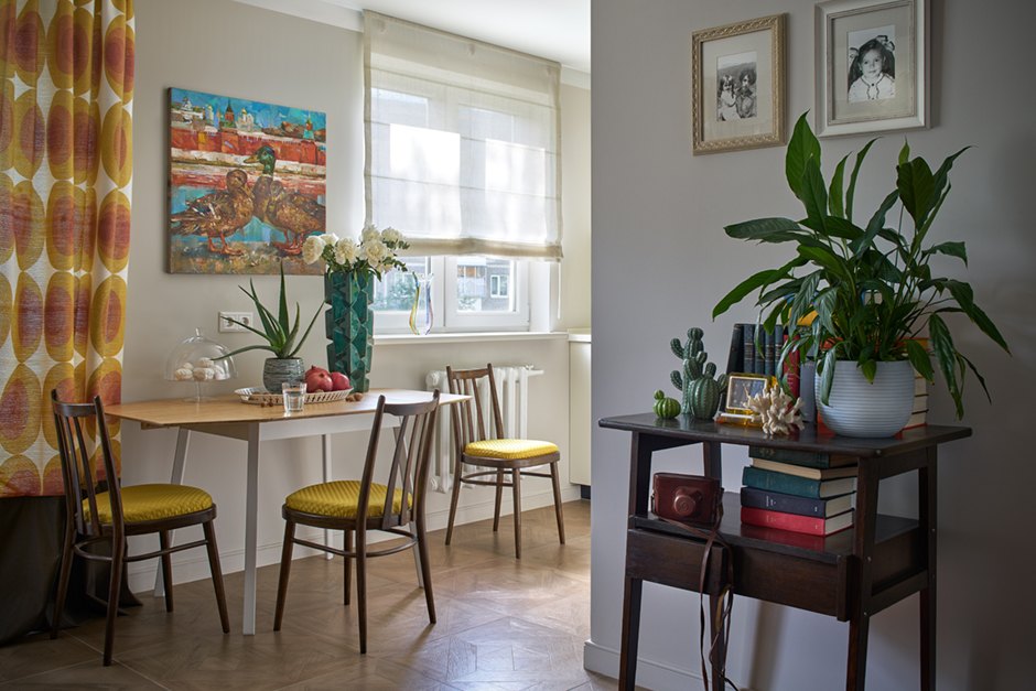 Двухкомнатная квартира в хрущевке в современном советском стиле Двухкомнатная квартира в хрущевке в современном советском стиле домашний очаг