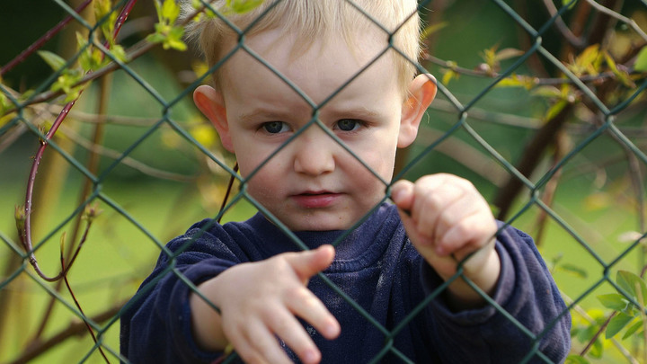 ХИТРЫЙ ПЛАН ПЯТОЙ КОЛОННЫ: КАК ШОУ-БИЗНЕС ПРОДВИГАЕТ ЮВЕНАЛКУ И РАЗРУШАЕТ СЕМЬИ