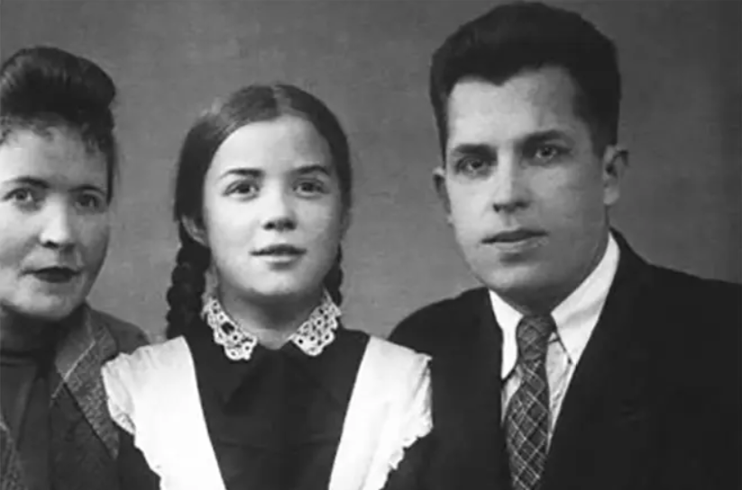 Лучезарная Светлана Карпинская: творческая и личная судьба актрисы с характером Лучезарная Светлана Карпинская: творческая и личная судьба актрисы с характером Звезды