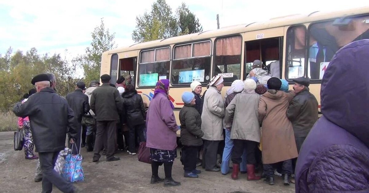 Почему я не уступаю место в транспорте "несчастным" старушкам?! 