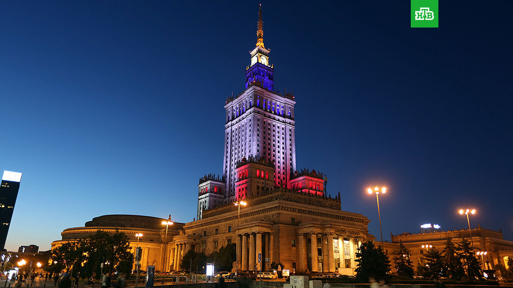 В центре Варшавы планируют взорвать знаменитую сталинскую высотку