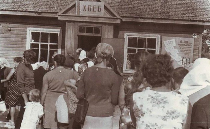 Почему в СССР в 70-е в селах каждый раз покупали по 5 и больше буханок хлеба?