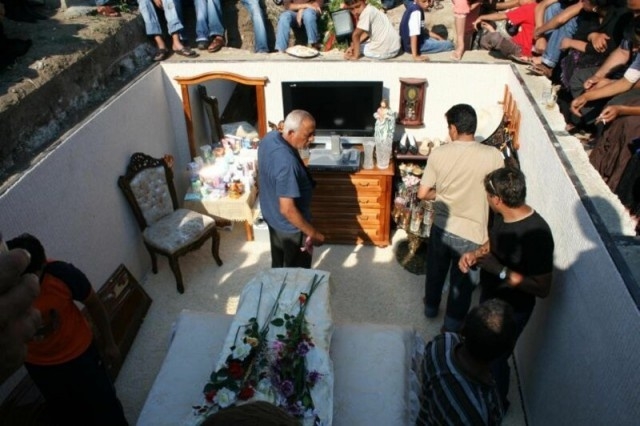 Цыганские погребения: несметные богатства и подземные дома