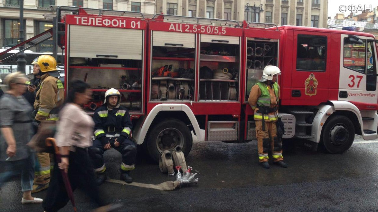 «Галерею» эвакуируют в Петербурге из-за угрозы взрыва