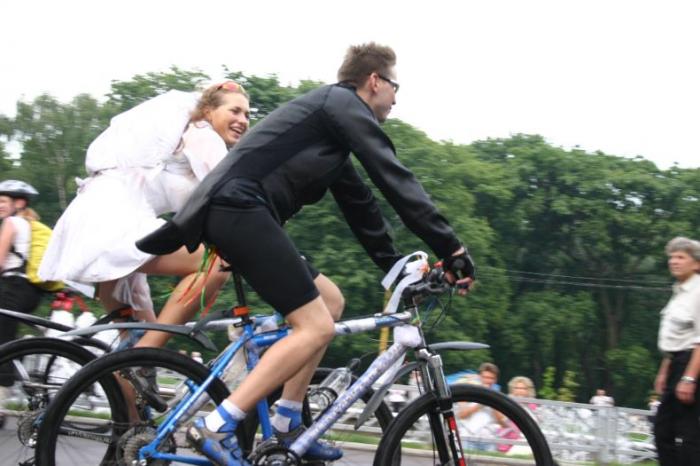 Веселый способ отпраздновать свадьбу, смотрим 