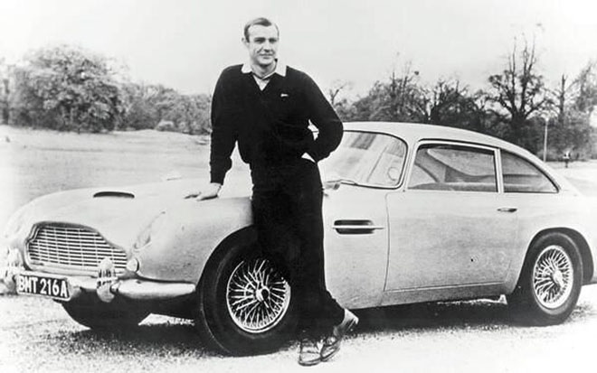 Шон Коннери и Aston Martin Джеймса Бонда в 1965 году