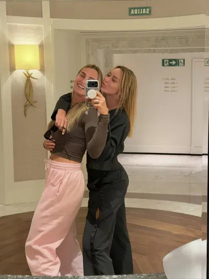 Первая ракетка мира Арина Соболенко показала новое фото с женихом из Мадрида Соболенко, Арина, Арины, СоболенкоАрина, собака, публично, Георгиос, первая, ракетка, ЭшАрина, после, Мадрида, которая, Помолвочное, Кольцовым, Константином, кольцо, хоккеистом, бойфрендом, теннисистки