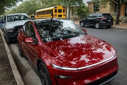 Маск объявил о первой автономной доставке беспилотного такси Tesla