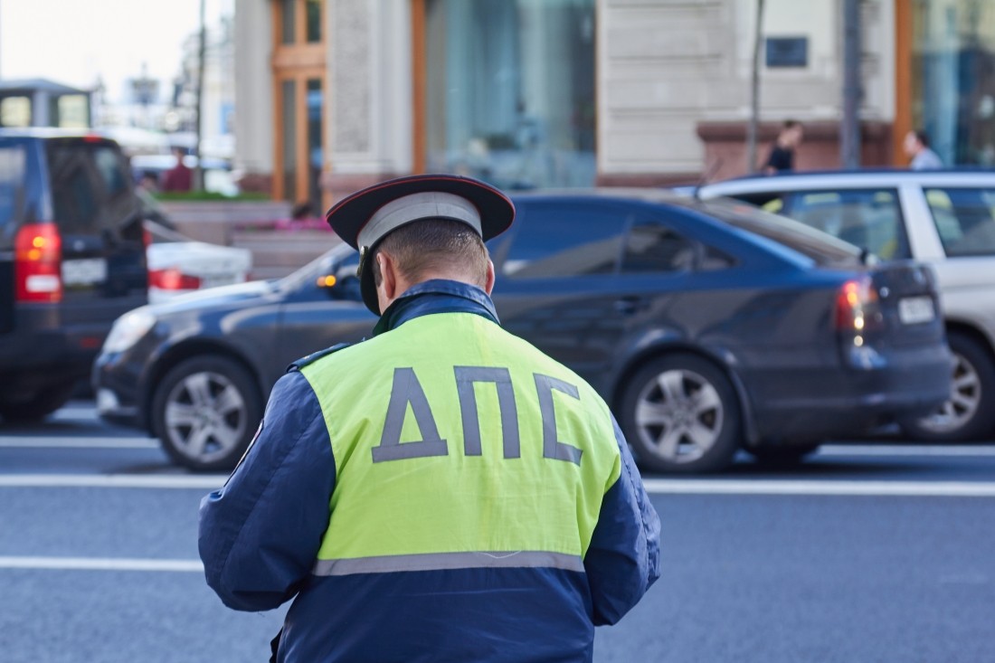 Если инспектор ДПС "тормознул", но к машине не подходит... авто и мото,автоновости,автосоветы