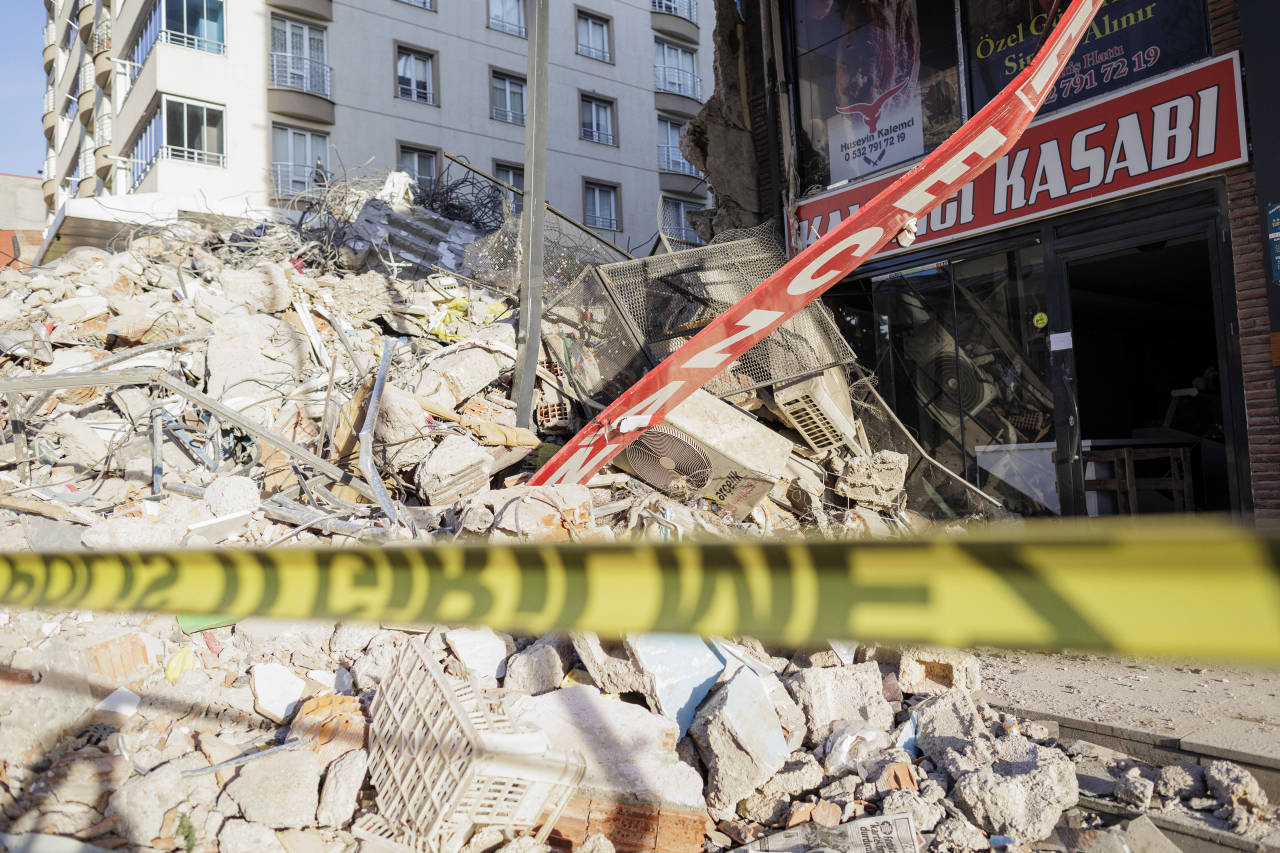 Землетрясение в нидерландах. Землетрясения. Землетрясение картинки. Последнее землетрясение в Турции.