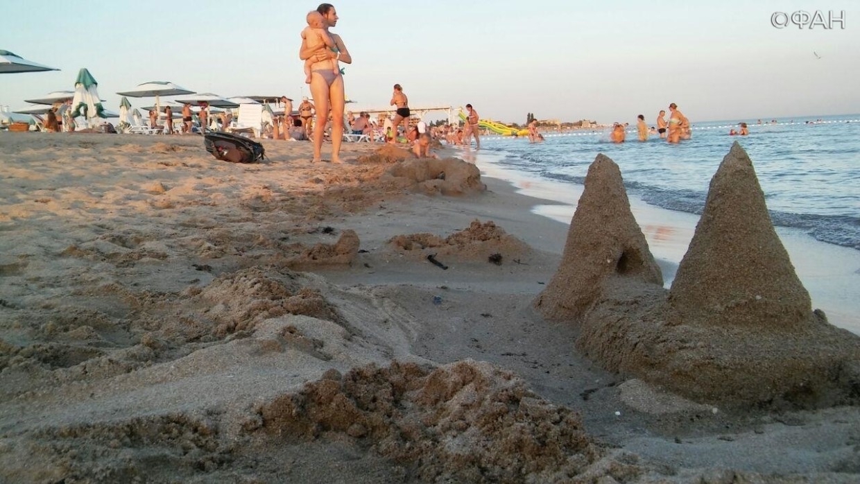 Роспотребнадзор объяснил, можно ли заразиться COVID-19 при купании в водоемах