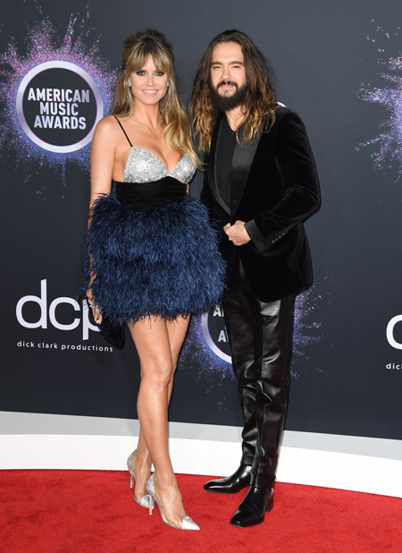 Кристина Агилера, Тейлор Свифт, Селена Гомес и другие на American Music Awards-2019 Кристина Агилера, Тейлор Свифт, Селена Гомес и другие на American Music Awards-2019 Звезды,Красная дорожка