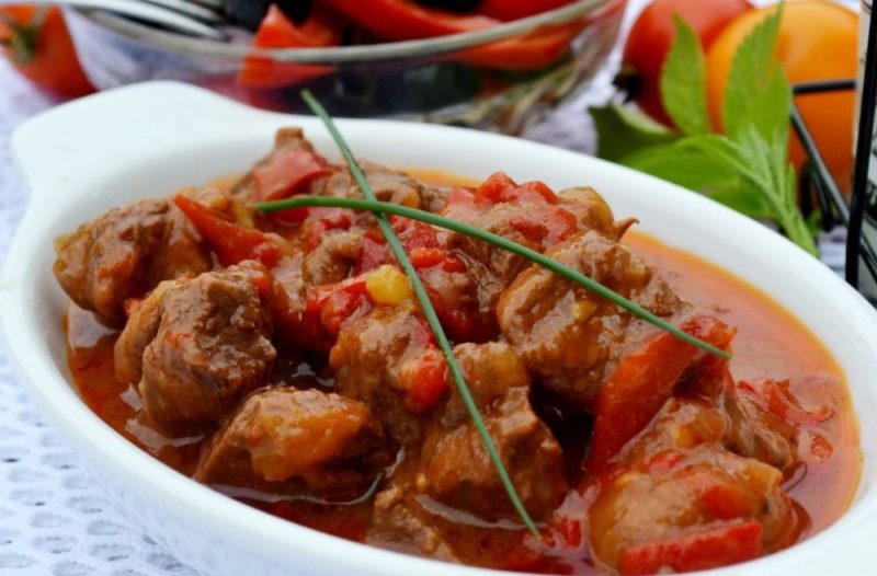вкусный гуляш из свинины