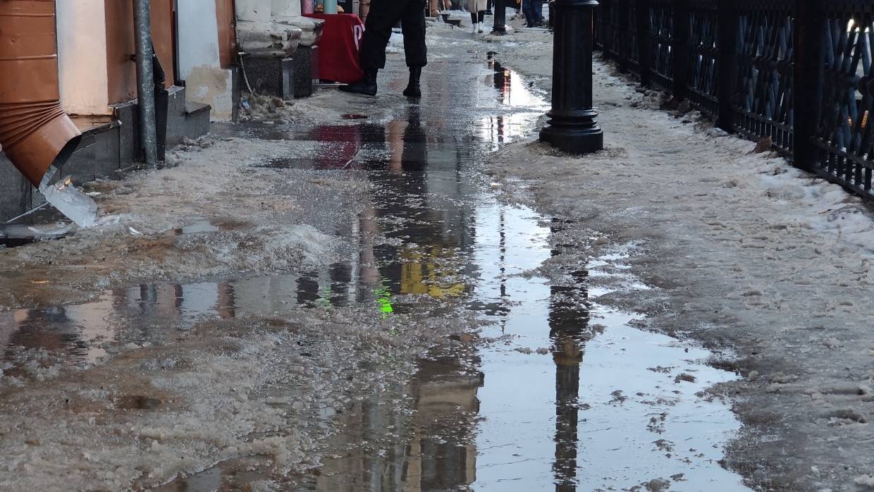 Неубранные от снега улицы Петербурга разочаровали перуанца Кристиана Рамиреса
