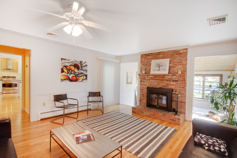 10 лучших вариантов кирпичных стен в гостиных 10 лучших вариантов кирпичных стен в гостиных гостиная