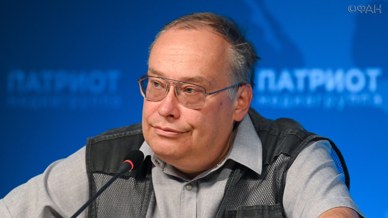 Межевич предположил, кем могла быть спланирована провокация Британии в Черном море Межевич предположил, кем могла быть спланирована провокация Британии в Черном море Весь мир