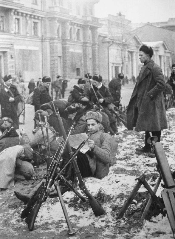 Никогда не сдаваться! Московская паника 15–16 октября 1941 года история