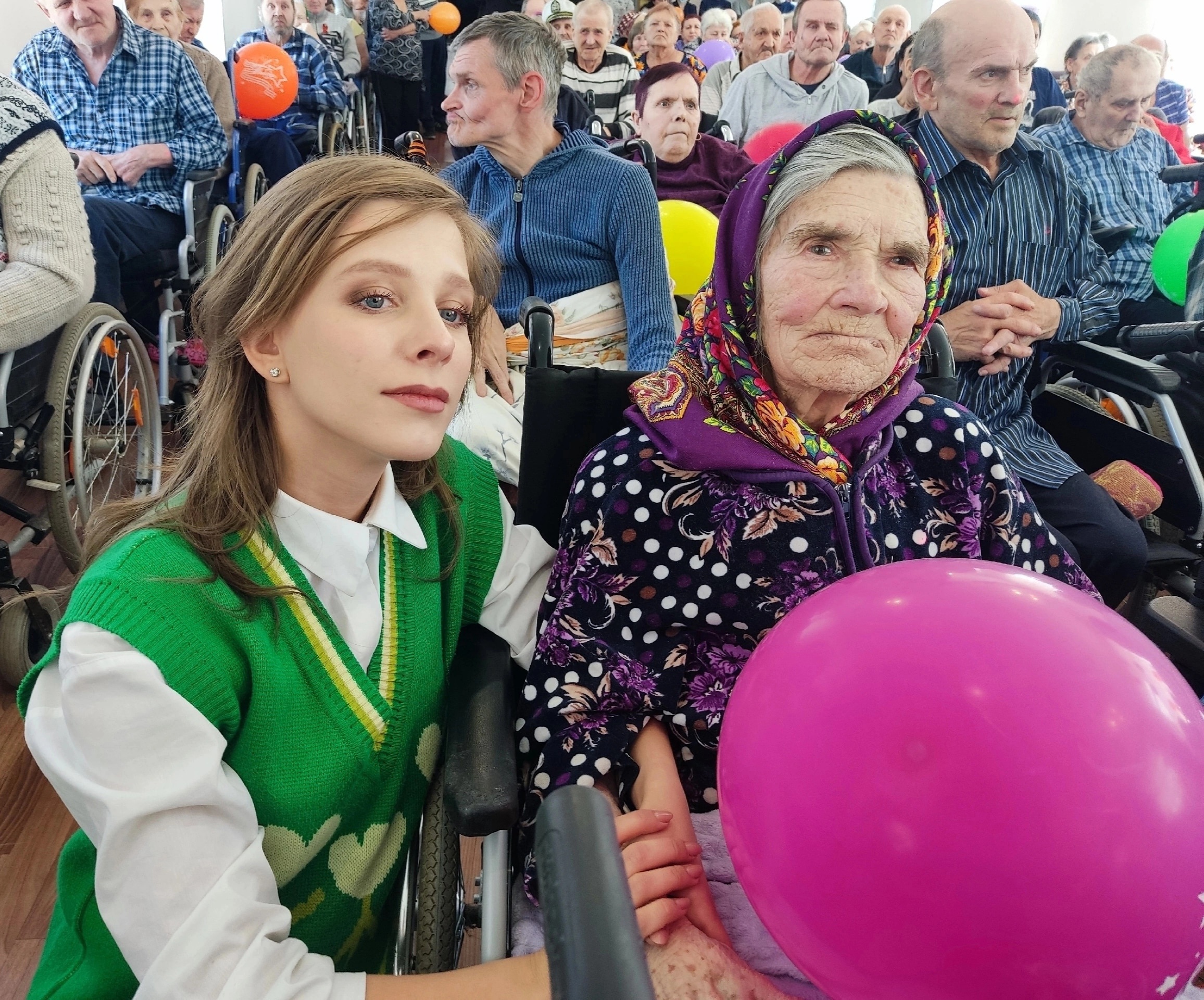 Лиза Арзамасова и Родион Газманов посетили Ржевский дом-интернат