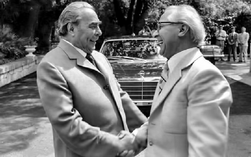 Машина Высоцкого, Карпова и Брежнева: первый в истории S-класс автомобиль