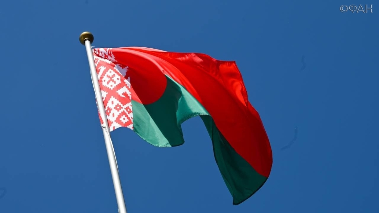 Белорусский политолог Сыч напомнил Литве про «закрывающиеся в Кабуле шасси США» Белорусский политолог Сыч напомнил Литве про «закрывающиеся в Кабуле шасси США» Политика