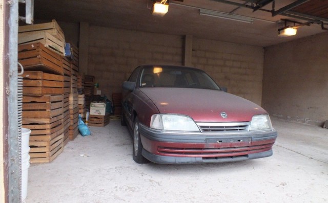 Opel Omega 1992 года с пробегом 705 км выставили на продажу 
