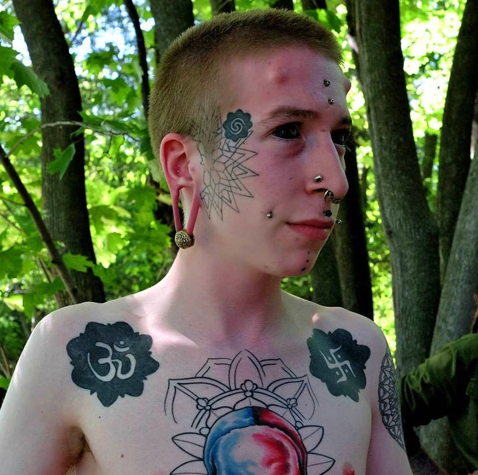 татуировки на лице армия