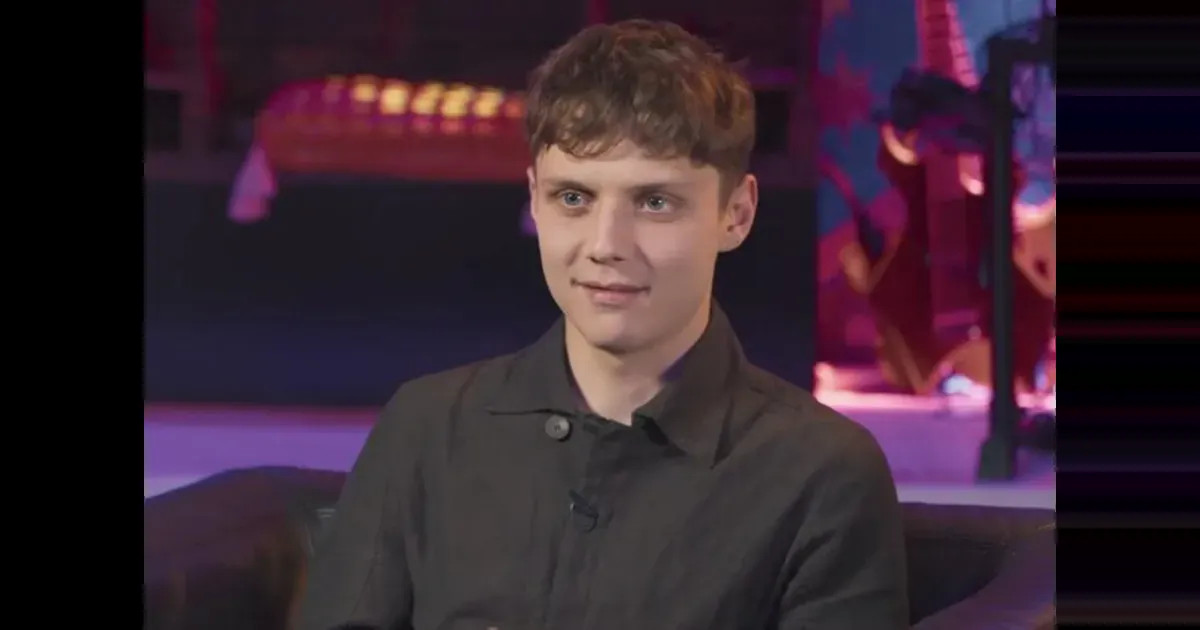 "Люди смотрят через призму зависти". Ваня Дмитриенко высказался о романе с Анной Пересильд, её успехе и своём статусе миллиардера