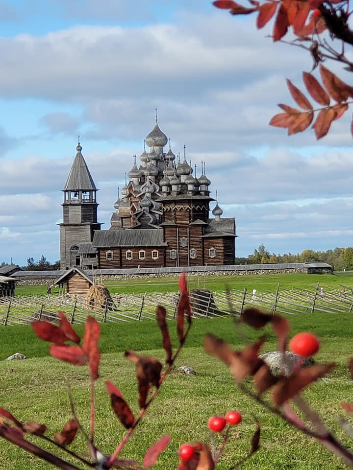 Василий Устюжанин: Безымянные божьи плотники Василий Устюжанин: Безымянные божьи плотники Общество