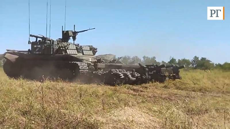 Боевая машина разминирования БМР-3МА «Вепрь» участвует в Спецоперации