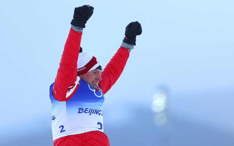 Большунов выиграл вторую гонку подряд на этапе Кубка России