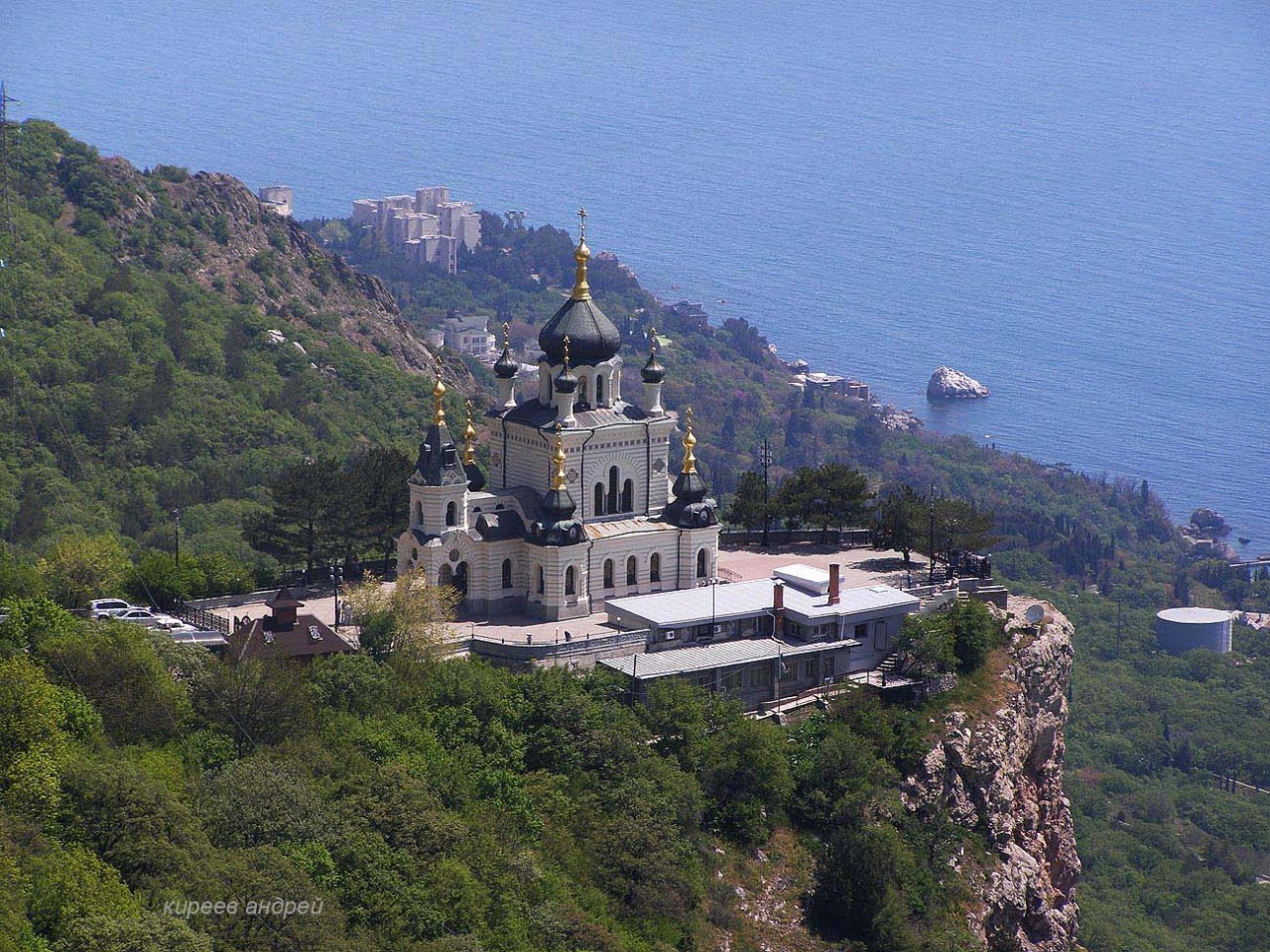 церковь в горах крыма