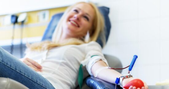 Трансфузиолог Моор рассказала, что происходит с теми, кто регулярно сдает кровь