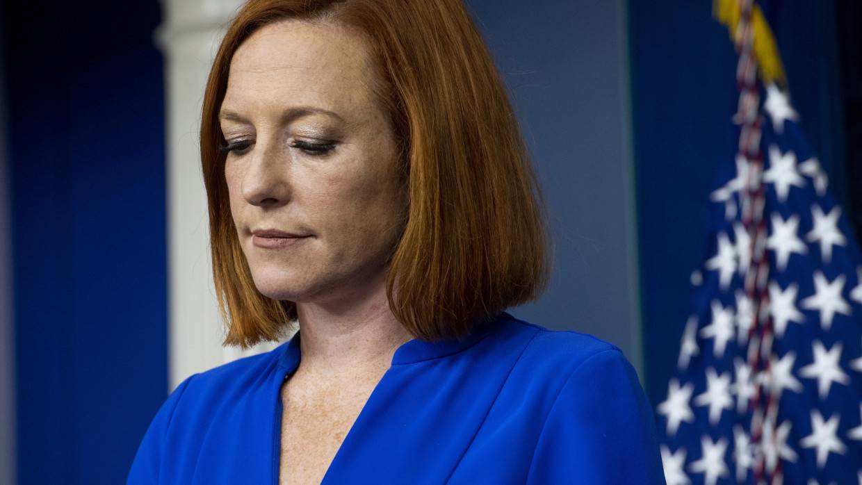 Псаки заявила о тоске по тапочкам на брифинге в Белом доме