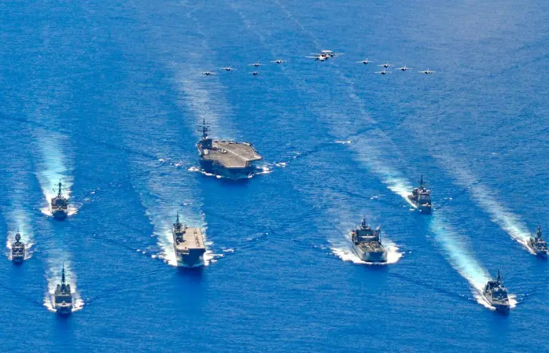 WSJ: ВМС США превращаются в корабль без штурвала