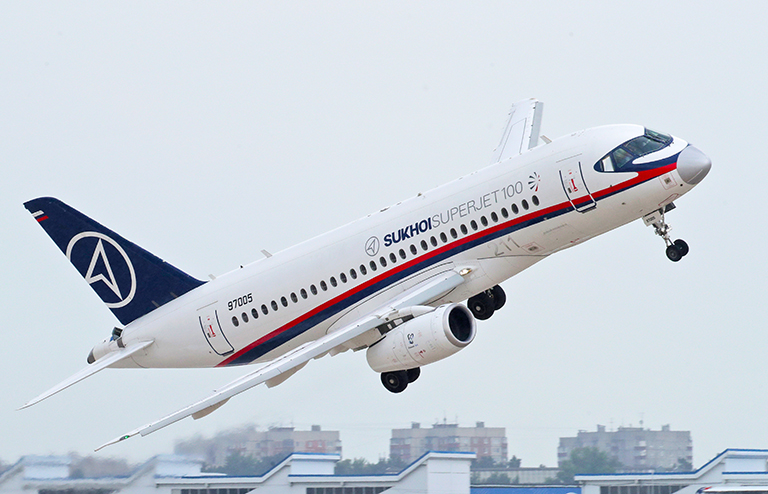  На фото: самолет Sukhoi Superjet 100 