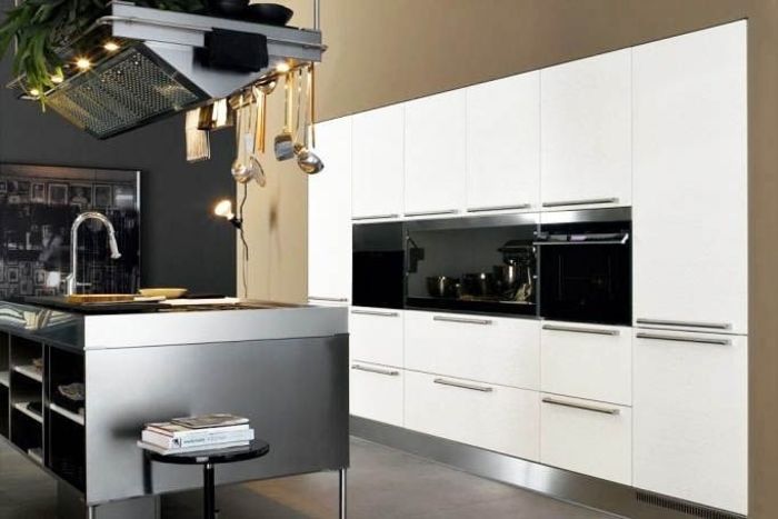 Кухня в стиле хай-тек: особенности и возможности Кухня в стиле хай-тек: особенности и возможности интерьер и дизайн