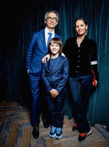 Алексей Чадов с сыном, Мария Кожевникова с детьми и другие гости премьеры фильма "Конек-Горбунок" Звезды,Красная дорожка